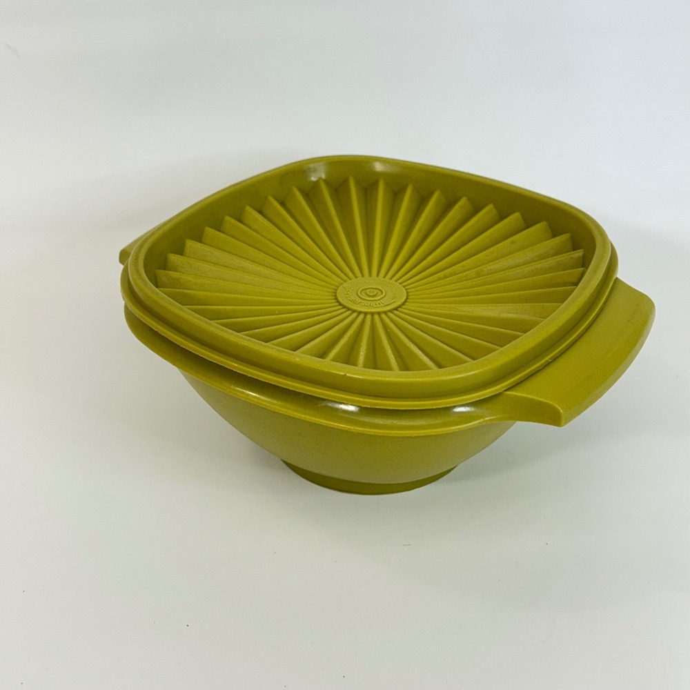 Vintage Tupperware Avocado Green Servalier Bowl 840-6 Sunburst Lid 1970s MCM USA